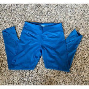 VS Legging, scallop mesh detail